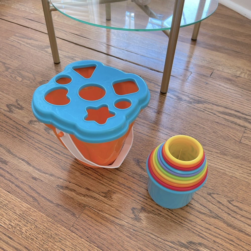 Kaplan Stacking cups & Bucket